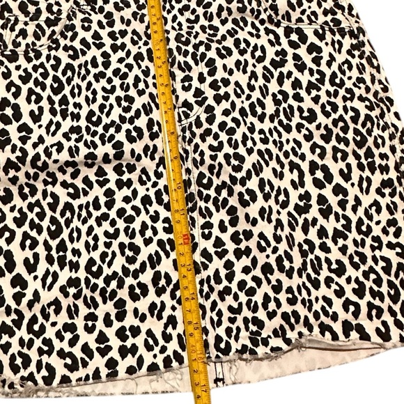 H&M Leopard Print Denim Mini Skirt, size 10 - Picture 4 of 6